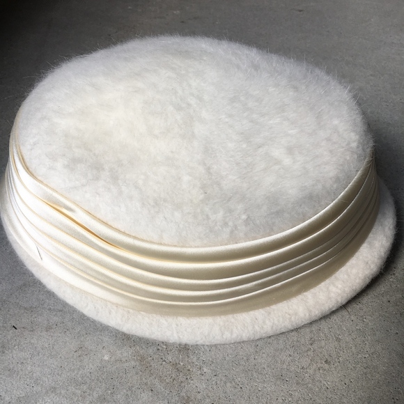 Vintage White Pillbox Hat by Noreen Fashion main image 6